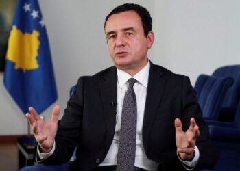 Kurti: Nese KFOR-i nuk i largon barrikadat e Vuçiqit, ne do ta bëjmë, Eskobari bën lëshime ndaj Beogradit