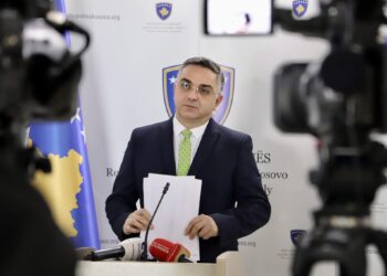 AAK: Ligjin e Pagave nuk do ta dërgojmë në Kushtetuese