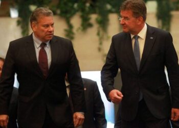 Kryeministri I Kosovës Albin Kurti priti në një takim të përbashkët Lajçakun dhe Eskobarin