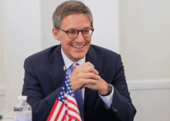 Shtyhet vizita e paralajmëruar e zyrtarit amerikan Chollet në Kosovë, shkak infektimi i tij me COVID-19