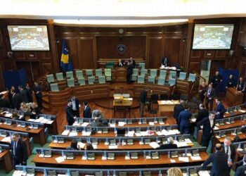 Kuvendi mban sot tri seanca, një të jashtëzakonshme