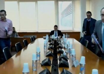 Dështon Komisioni për Buxhet ku pritej të shqyrtohej projektligji për paga