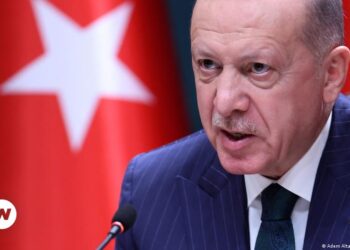 Erdogan kushtëzon pranimin e Suedisë dhe Finlandës në NATO me ekstradimin e “terroristëve”