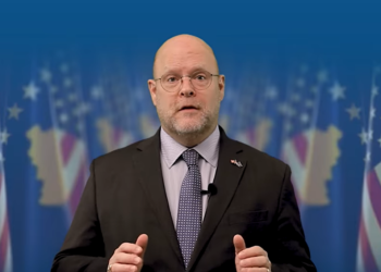 Ambasadori amerikan flet për plagosjen në Shtërpcë: Jemi të shqetësuar, e dënojmë aktin