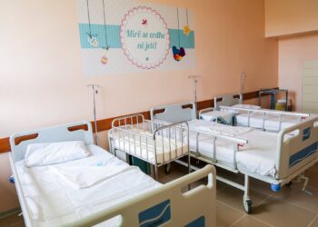 Bie numri i lindjeve në Klinikën e Gjinekologjisë, krahasuar me vitin 2021