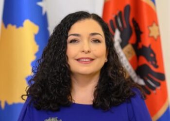 Osmani uron qytetarët ortodoksë për Krishtlindje: Dashuria, paqja dhe harmonia mbushtë zemrat dhe shtëpitë tuaja