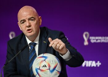 Presidenti i FIFA-s: Çdo shtet të ketë një stadium me emrin e Peles