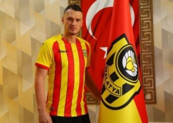 Ky është lojtari që u hodh nga kati i dytë, dy shokët e ekipit vdiqën nën rrënojat