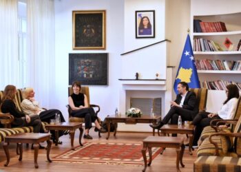 Çeku takon artistet që do ta përfaqësojnë Kosovën në Bienalen e Venedikut