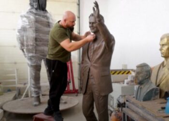 Mediet ndërkombëtar shkruajnë për shtatoren e Tony Blair-it në Ferizaj