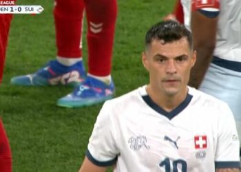 Zvicra mposhtet nga Danimarka, Xhaka përjashtohet