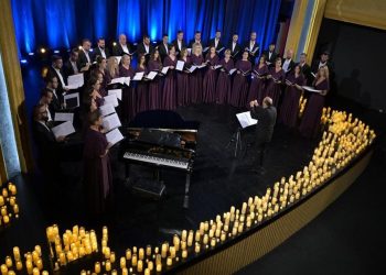 Kori i Filharmonisë së Kosovës mbajti koncert në Vlorë