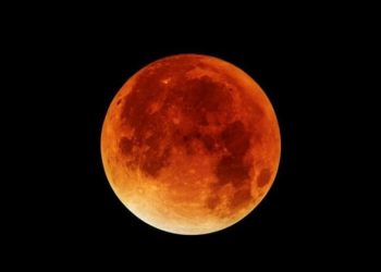 Spektakël i rrallë në qiell: “Hëna e Përgjakur” mahniti botën, u pa edhe në Kosovë