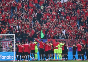 Të gjithë shqiptarët me sy e veshë kah Leskovci, Shqipëria synon fitore ndaj Serbisë